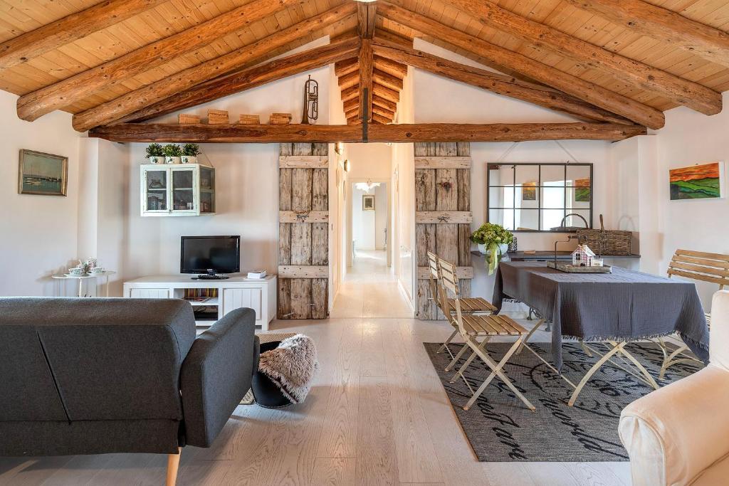 Dori'S Home , Romantico Loft Мазер Экстерьер фото